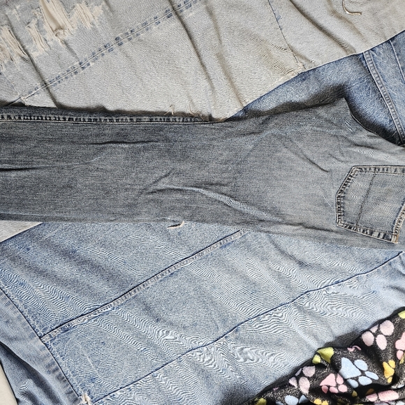 Distressed Men's Jeans - Picture 9 of 14